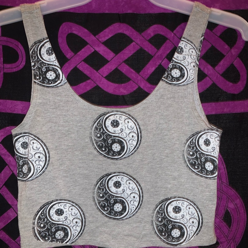 Gray yin and yang crop top